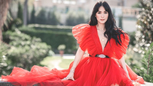 This Is The Exact Red Dress Heart Evangelista Wore In Rome