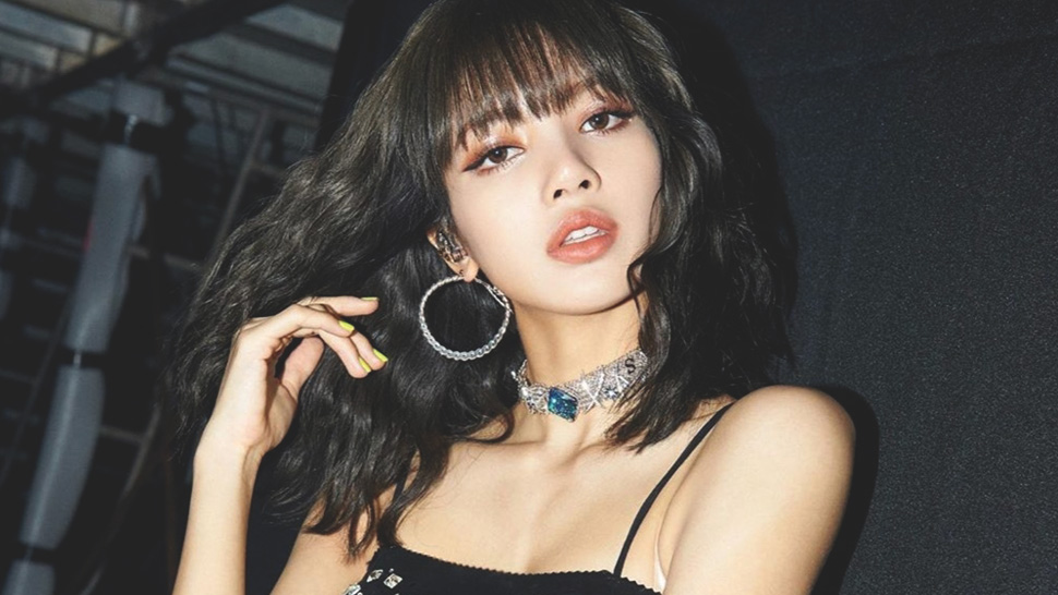 Fans Think BLACKPINK's Lisa Is the New Face of Penshoppe