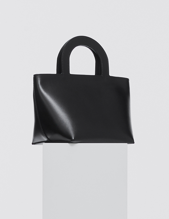 Shop: Under P25000 Black Designer Bags