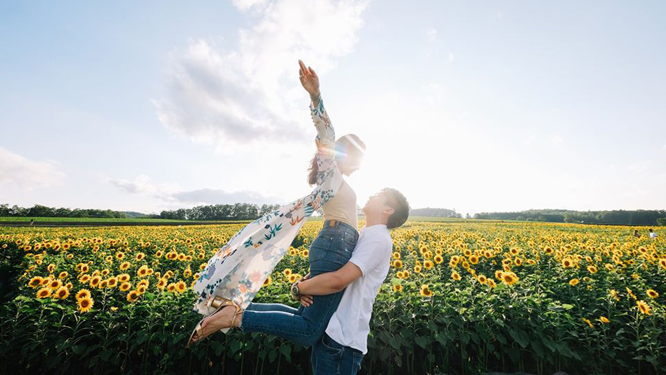You Have To See This Prenup Shoot In A Flower Field In Japan
