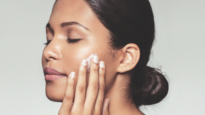 The Difference Between Hydrating And Moisturizing, According To A Dermatologist