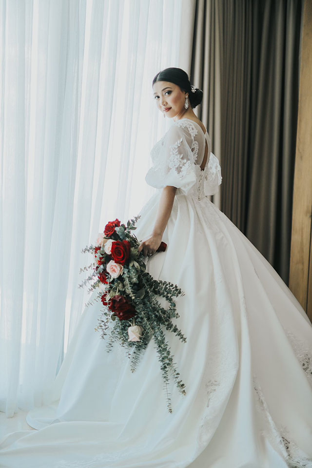 Filipina Bride Bought Her Wedding Dress from Lazada