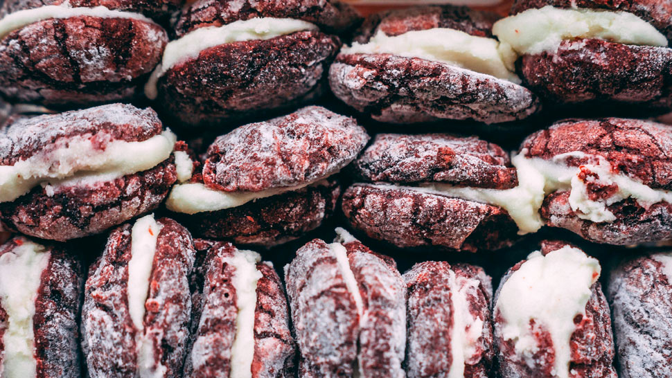 This Scrumptious Red Velvet Crinkle Recipe Does Not Require an Oven