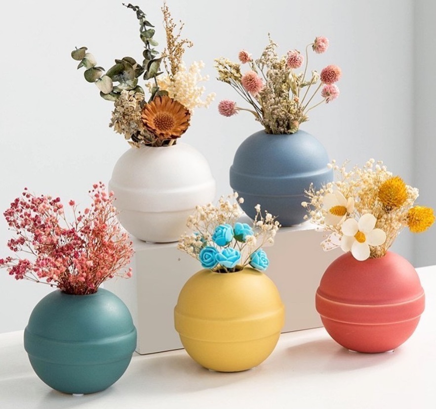 where-to-buy-aesthetic-vases-for-your-dried-floral-arrangements