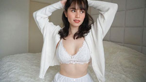 Little White Bras Are The Top Of Choice, According To Influencers