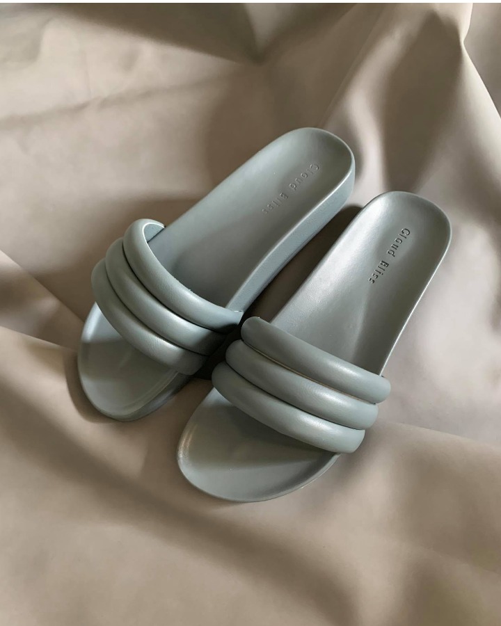 Shop These Cute Minimalist and Aesthetic Slides from Cloud Bliss ...