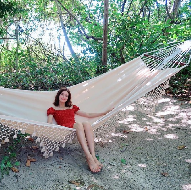 erich gonzales beach outfits in amanpulo