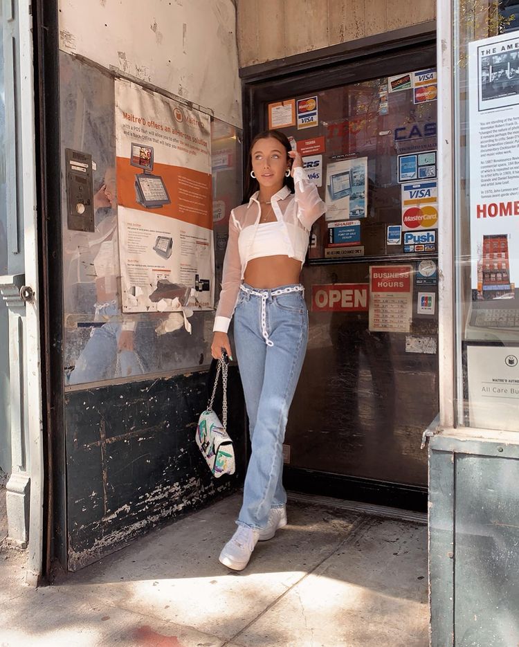 Emma Chamberlain Outfits To Try If You Love Laidback Looks
