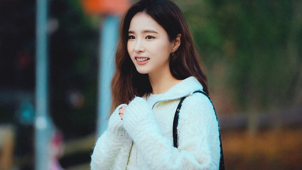 10 Things You Need to Know About "Run On" Star Shin Se Kyung