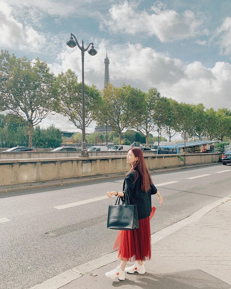 Celebrities With A Dior Book Tote