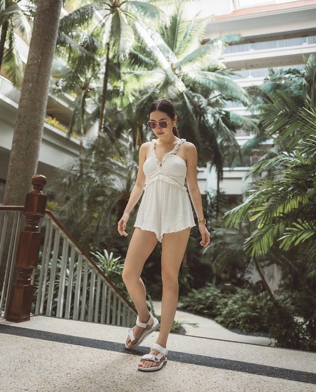 10 Monochrome White Outfit Combinations Perfect For The Summer