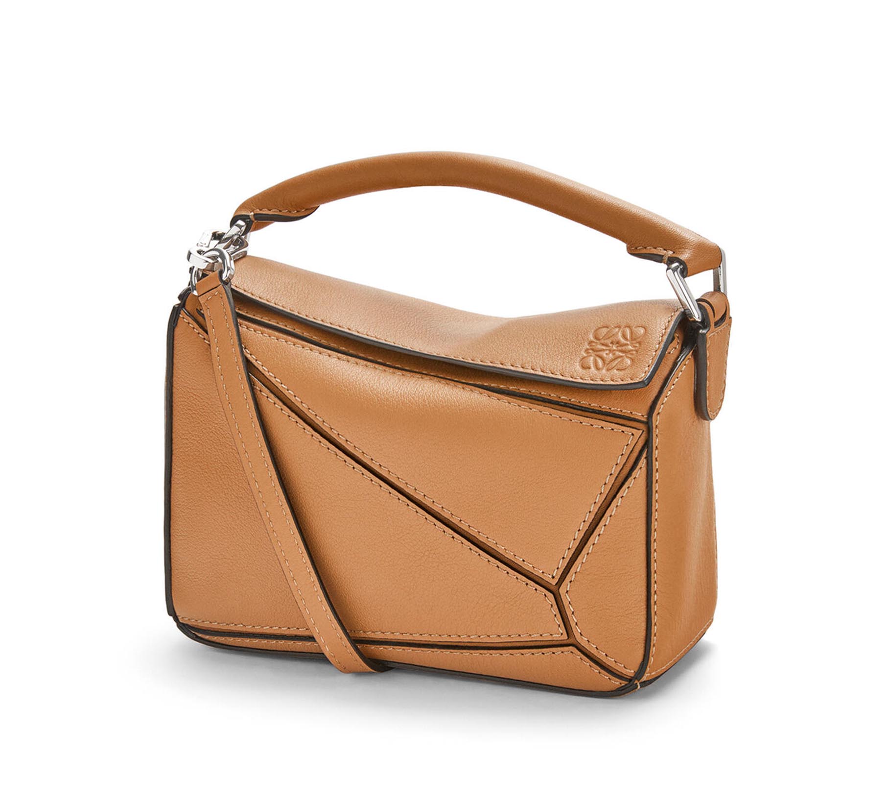 Meet the LOEWE BALLOON BAG: Design and Function, PROS and CONS