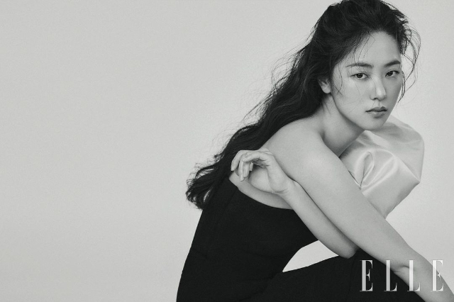 Jeon Yeo Bin for Elle Korea