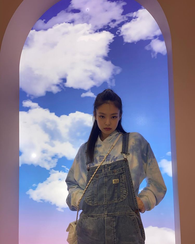10 Times Jennie's Crazy Expensive Handbags Put Her On Everyone's