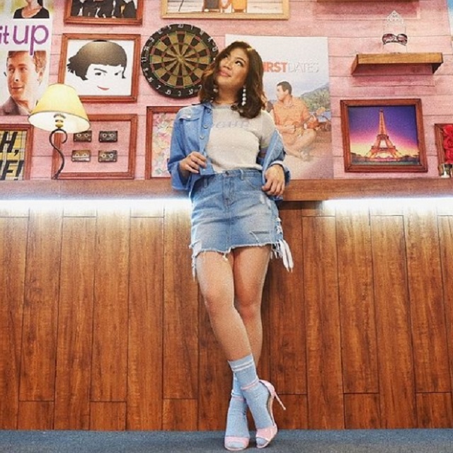 15 Denim Skirt Outfit Ideas That Will Never Go Out of Style | Preview.ph
