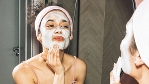 5 Skincare Ingredients You Should Know If You're Acne-prone