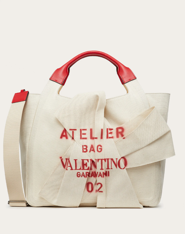 30 Best Tote Bags for Women—From Braided-Leather Carryalls to Canvas  Classics | Vogue