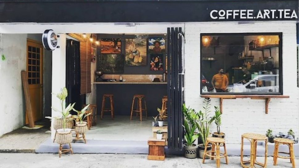 You'll Want To Try The Coffee At This Tiny Sidewalk Café In Poblacion