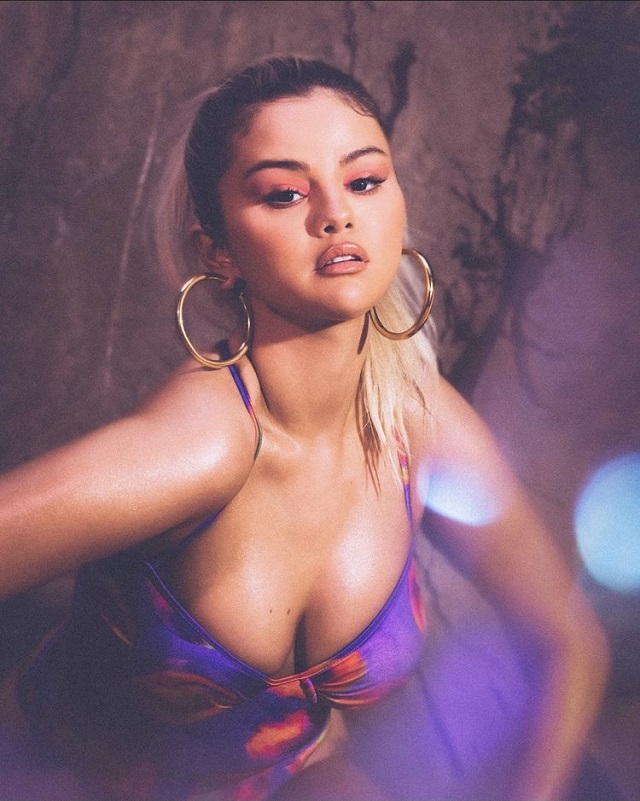 dauw span Brullen Selena Gomez's Sultry Swimsuit Collection Featured Unedited Photos