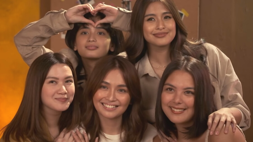 We Love Kathryn Bernardo And Her Friends' Perfectly Coordinated Monochrome Outfits