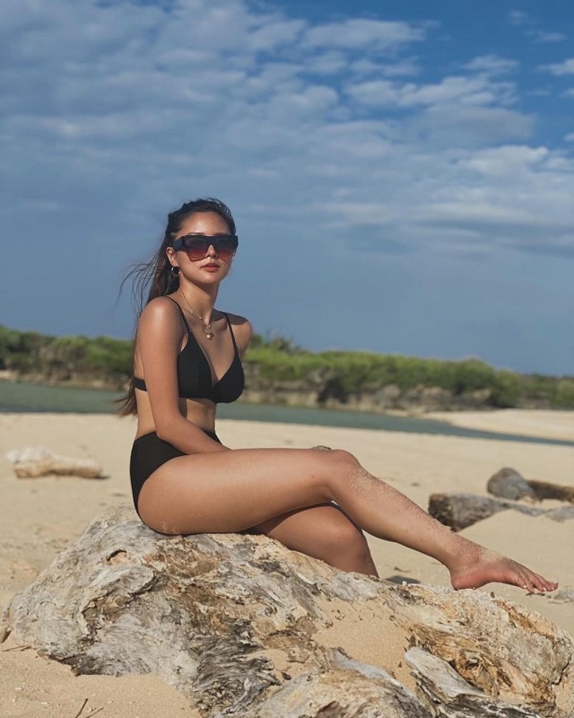 Look: Kim Chiu's Fresh And Dainty Swimsuit Outfits In Balesin