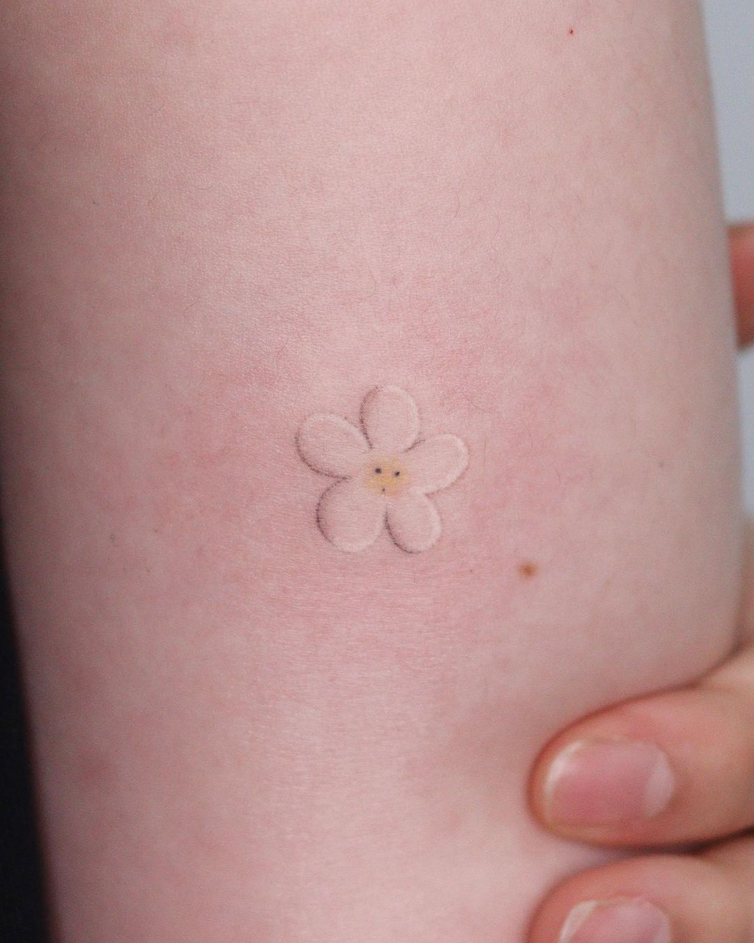 tiny flower tattoo ideas