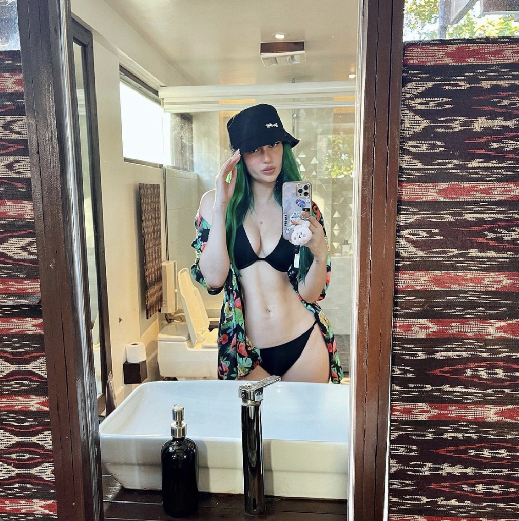 arci munoz sultry black swimsuit ootds