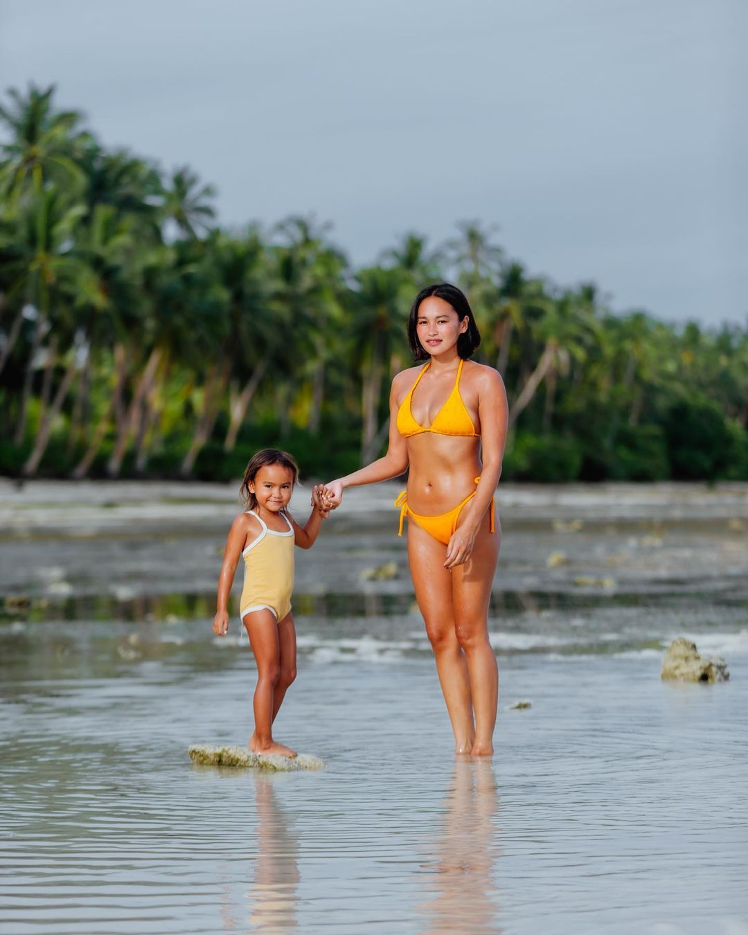 danika nemis twinning beach ootds and her daughter