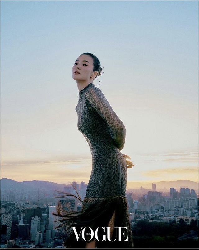 Song Hye Kyo's Beautiful Photos Taken At Sunrise With Vogue Korea