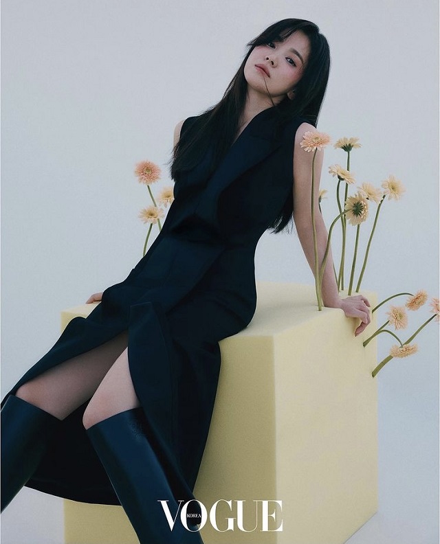 Song Hye Kyo's Beautiful Photos Taken At Sunrise With Vogue Korea