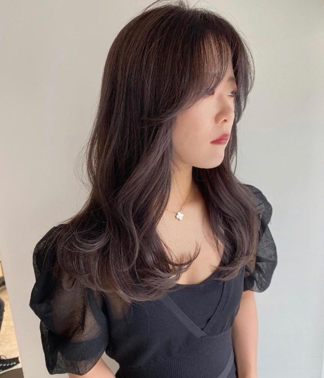 50 Cute Long Layered Haircuts with Bangs for 2023