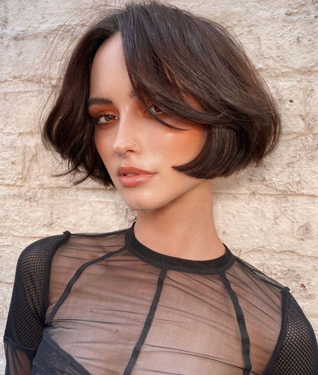10 Short Haircuts With Curtain Bangs That'Ll Change Your Look