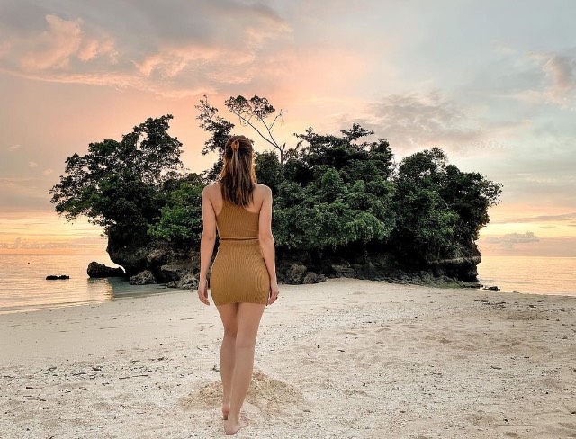 julia barretto's earth toned outfits in boracay