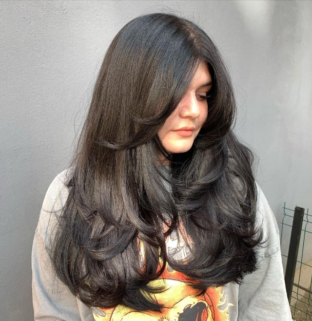 10 Gorgeous Long Haircuts With Layers For Women