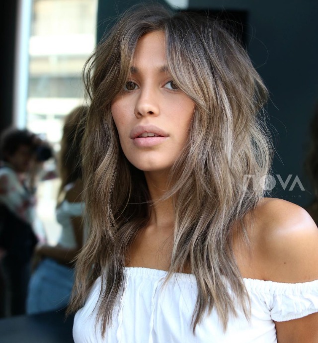 V-cut for medium-length and long hair: how to style this trendy hairstyle  properly?