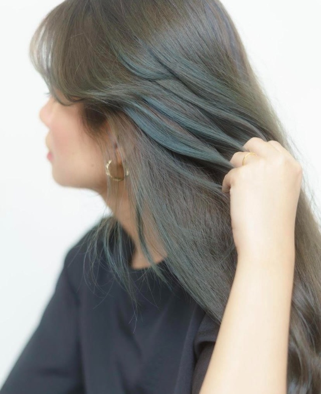 blue highlights hair tricia gosingtgian