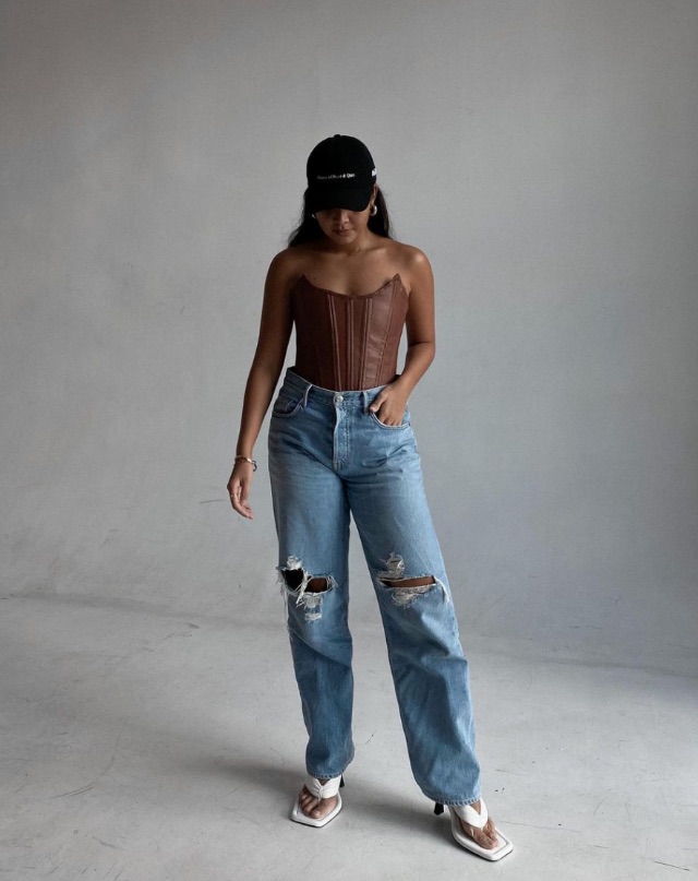high-waisted jeans influencer ootd roundup