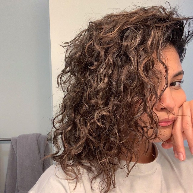 filipino celebrities influencers with curly hair