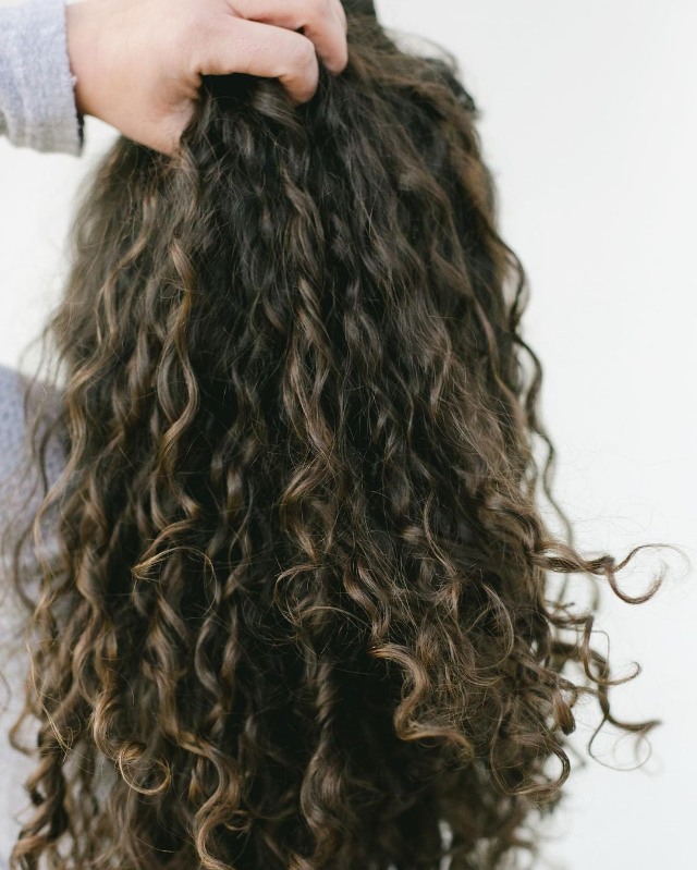 balayage hair color curly hair