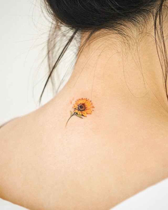 Share more than 154 minimalist neck tattoos