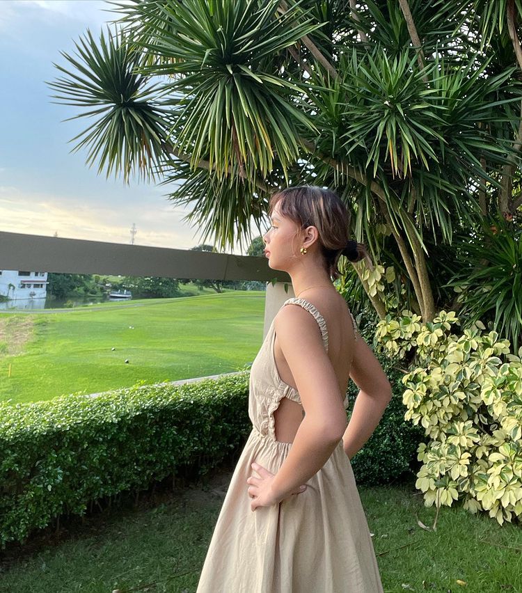 backless apron dress trend report