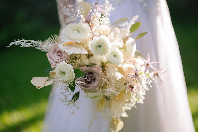 wedding bouquet meanings