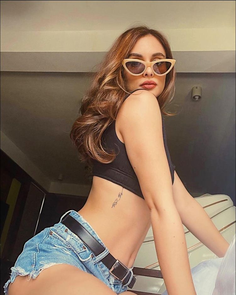 max collins cool mom ootd roundup