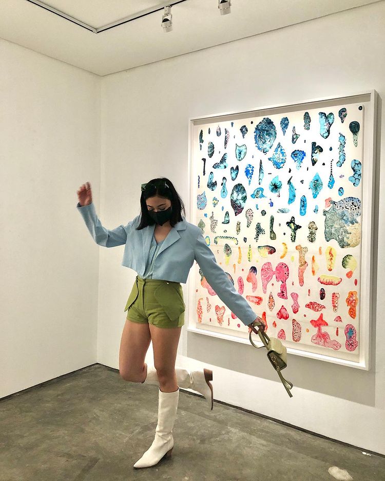 outfits for museums as seen on influencers and celebrities