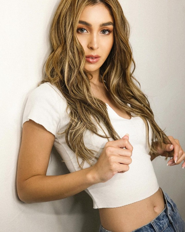 julia barretto hair color blonde highlights