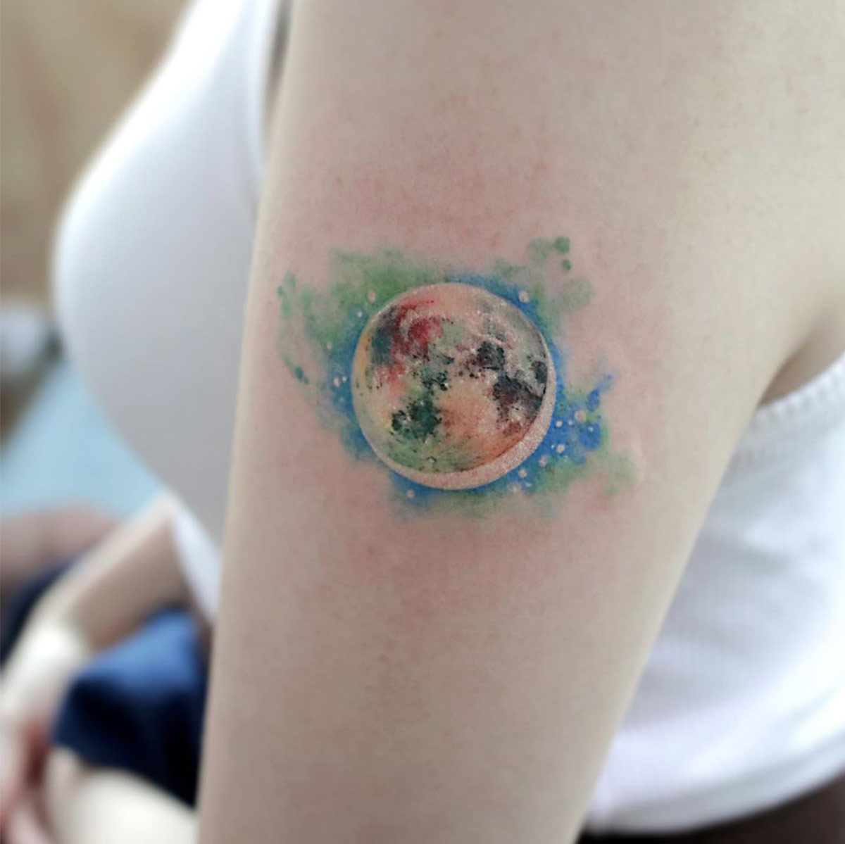 moon tattoo minimalist