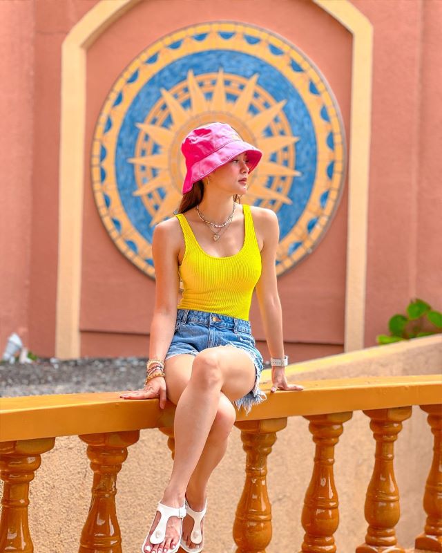 Look: Kim Chiu's Colorful Beach Outfits In Balesin