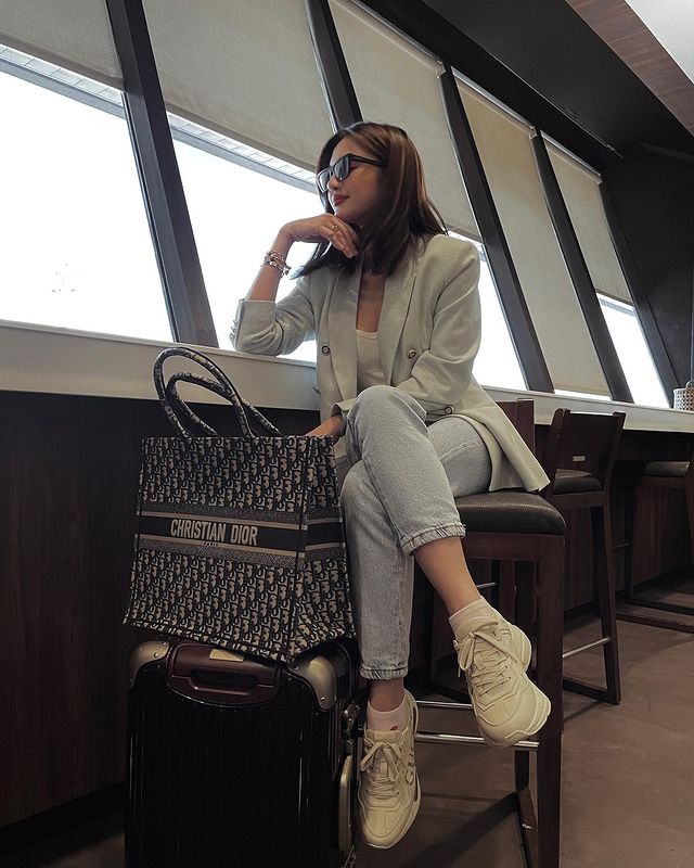 LOOK: Chic and Neutral Airport OOTD’s That Are Celebrity-Approved ...