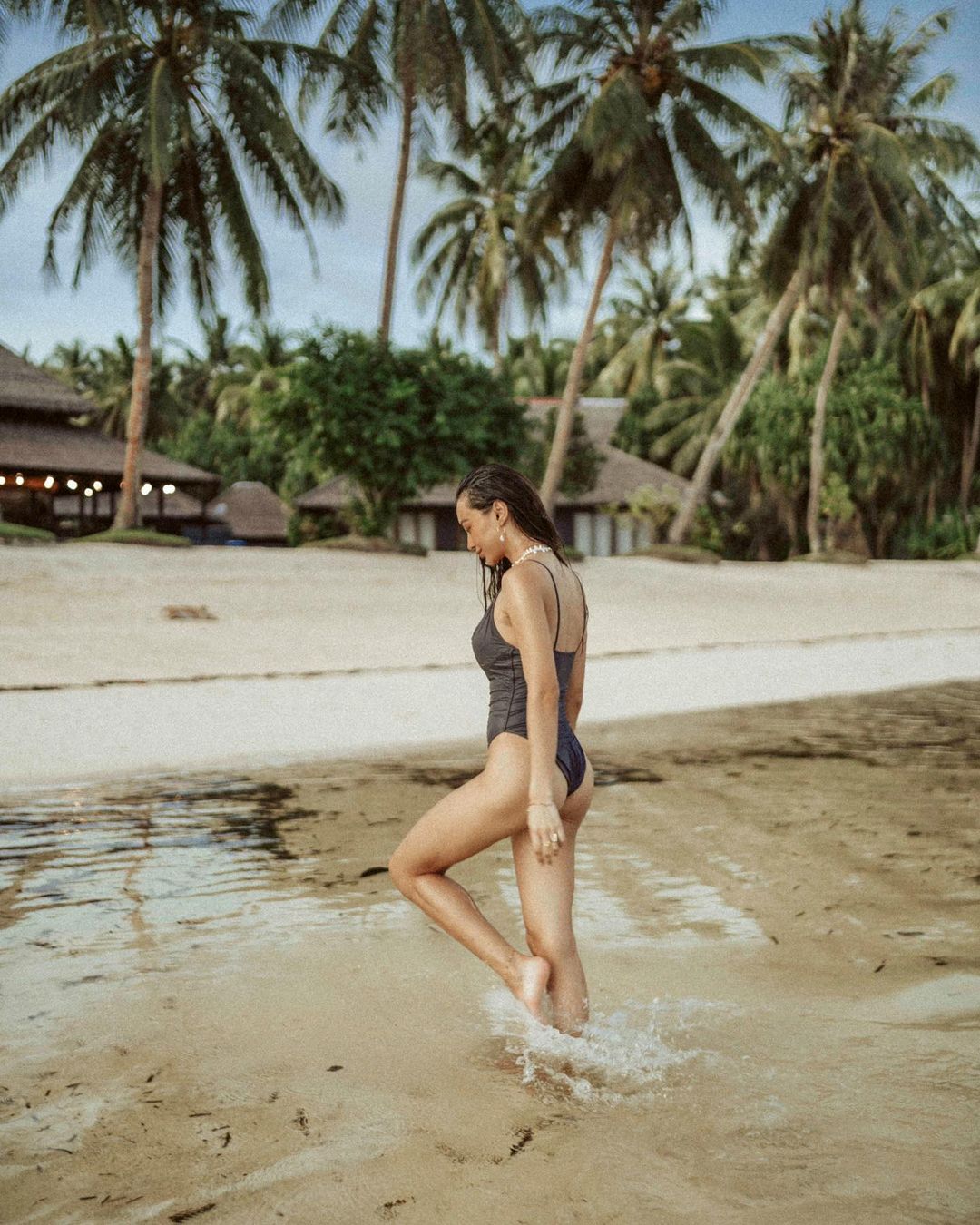 7 Low Key And Effortlessly Sultry Swimsuit Poses To Try As Seen On Kylie Verzosa 