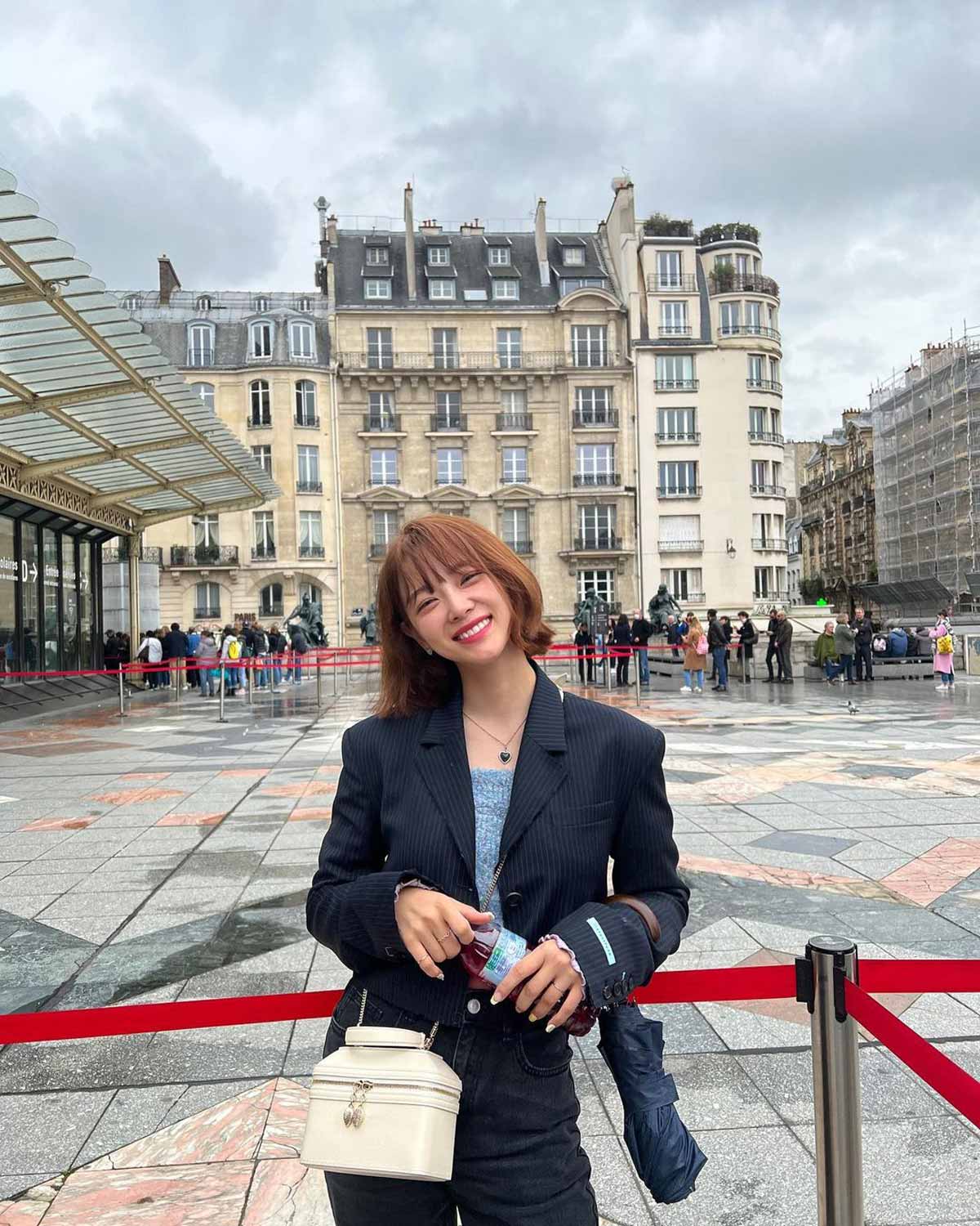 kim sejeong europe travel outfits